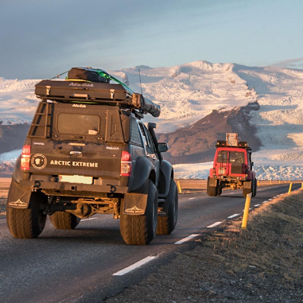 Alu-Cab Adventure Hardtop, Toyota Hilux 2005-2015 Double Cab (Dørkplade)