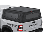 Alu-Cab Contour Hardtop, Dodge RAM 1500 2009+ Short Bed (Med sideruder)