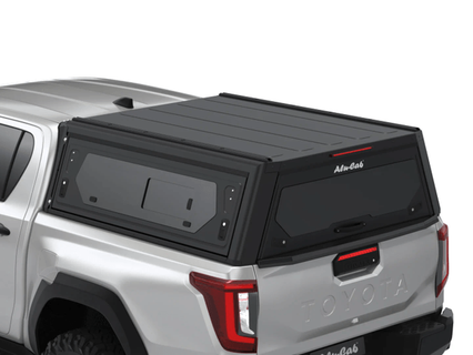 Alu-Cab Contour Hardtop, Toyota Hilux 2026+ Double Cab (Med sideruder)