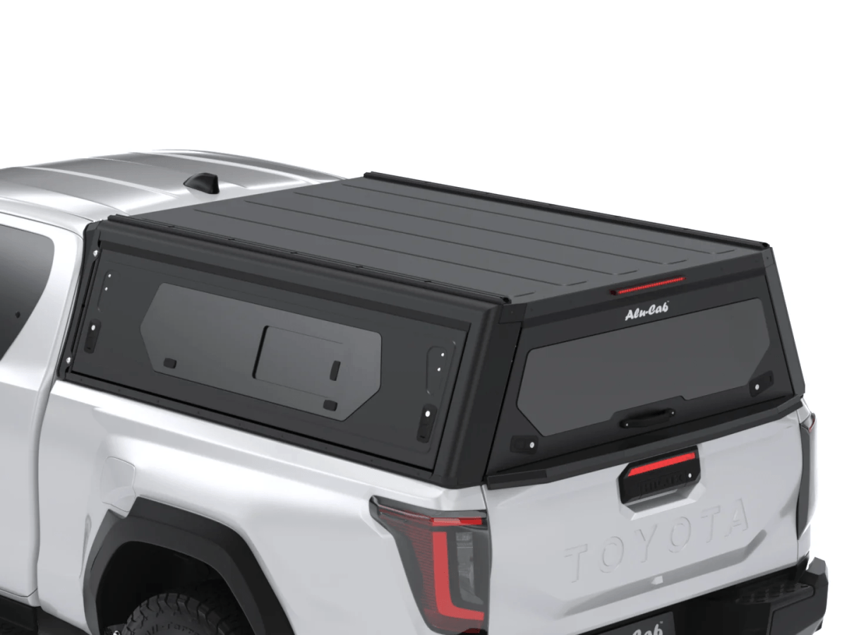 Alu-Cab Contour Hardtop, Toyota Hilux 2026+ X-Cab (Med sideruder)
