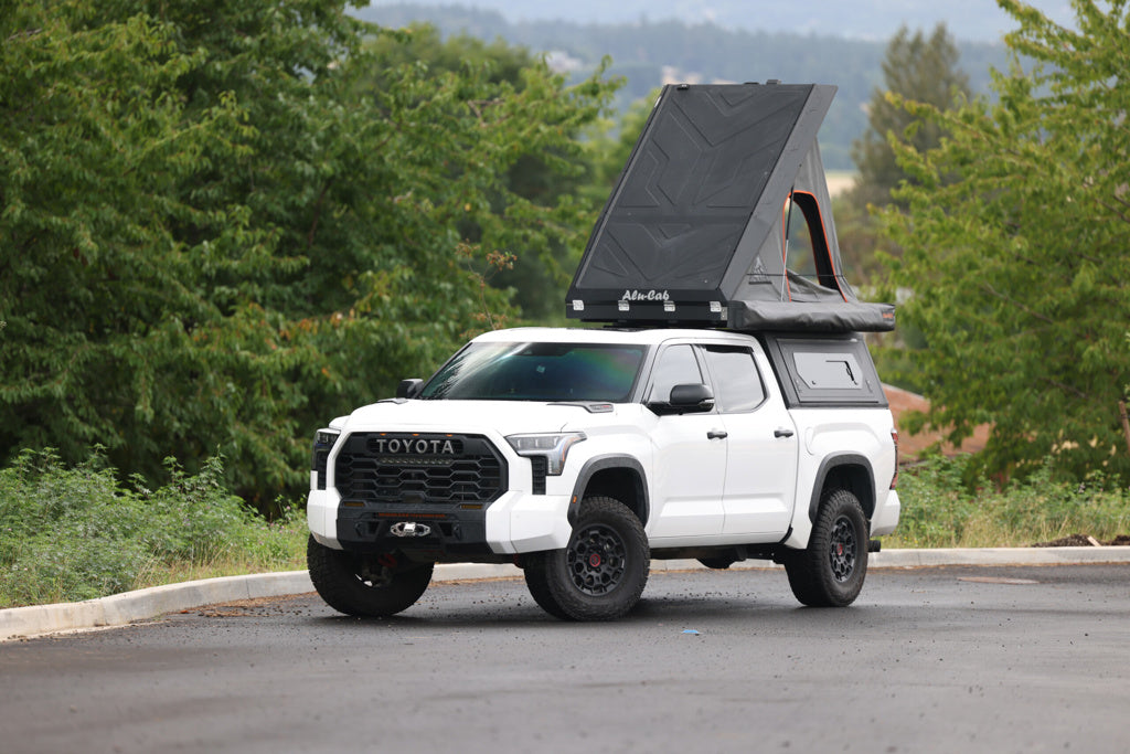 Alu-Cab Contour Hardtop, Toyota Tundra 2022+ Short Bed (Med sideruder)