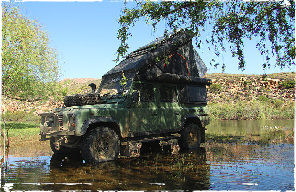 Alu-Cab Icarus Roof Conversion, Land Rover Defender 110 – Sort