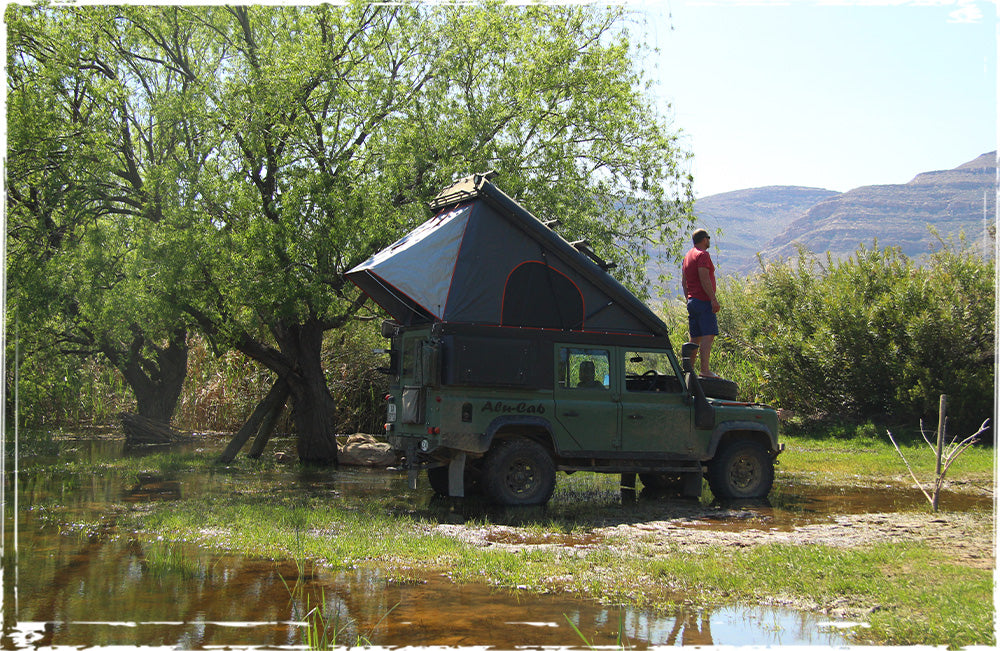 Alu-Cab Icarus Roof Conversion, Land Rover Defender 110 – Sort