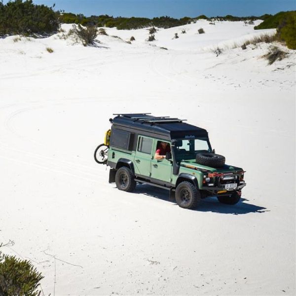 Alu-Cab Icarus Roof Conversion, Land Rover Defender 110 – Sort