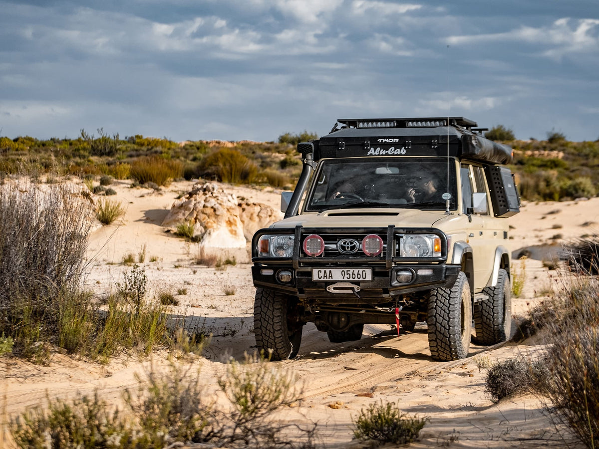 Alu-Cab Thor Roof Conversion, Toyota Land Cruiser 76 – Sort