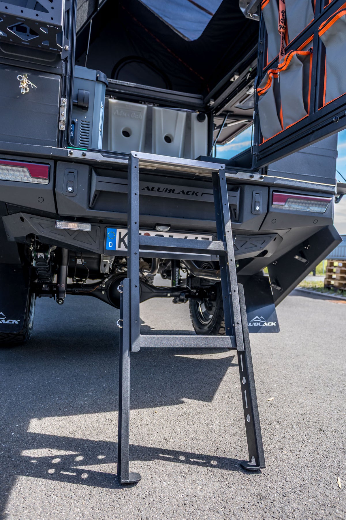 AluBlack ModCAP Kit flatbed – Toyota Hilux 2016+ Double Cab