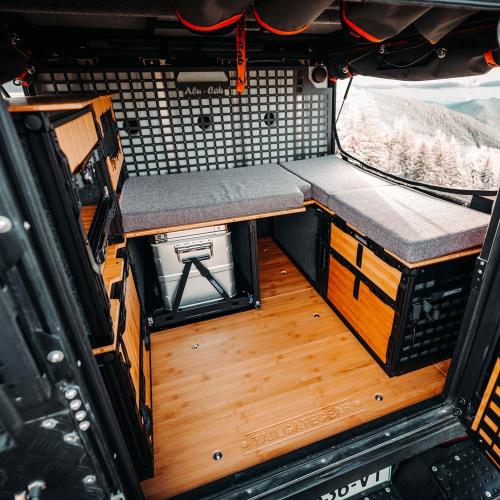 Tailgate Gear indretning til Alu-Cab ModCap & Canopy Camper