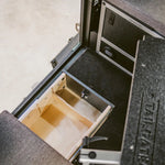 Tailgate Gear indretning til Alu-Cab ModCap & Canopy Camper