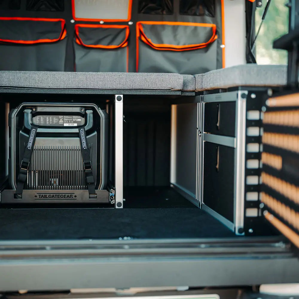 Tailgate Gear indretning til Alu-Cab ModCap & Canopy Camper