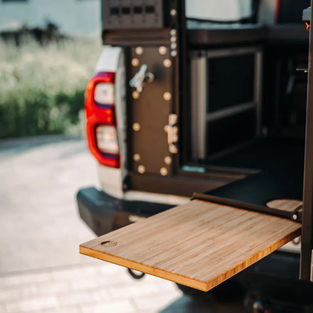 Tailgate Gear indretning til Alu-Cab ModCap & Canopy Camper