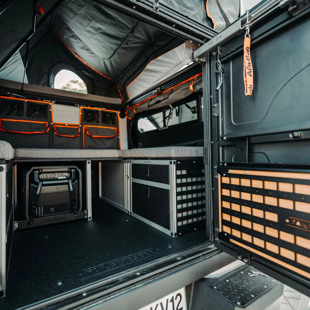 Tailgate Gear indretning til Alu-Cab ModCap & Canopy Camper