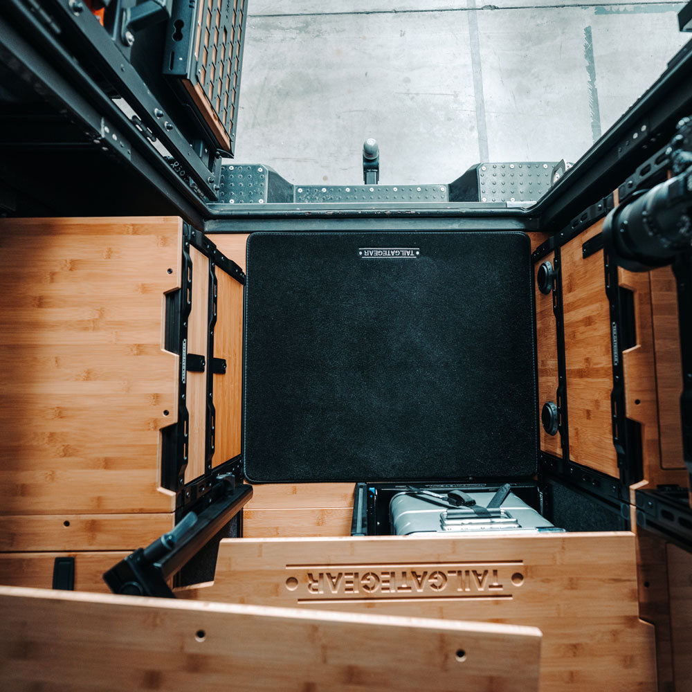 Tailgate Gear indretning til Alu-Cab ModCap & Canopy Camper