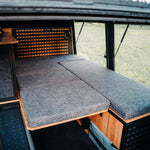 Tailgate Gear indretning til Alu-Cab ModCap & Canopy Camper