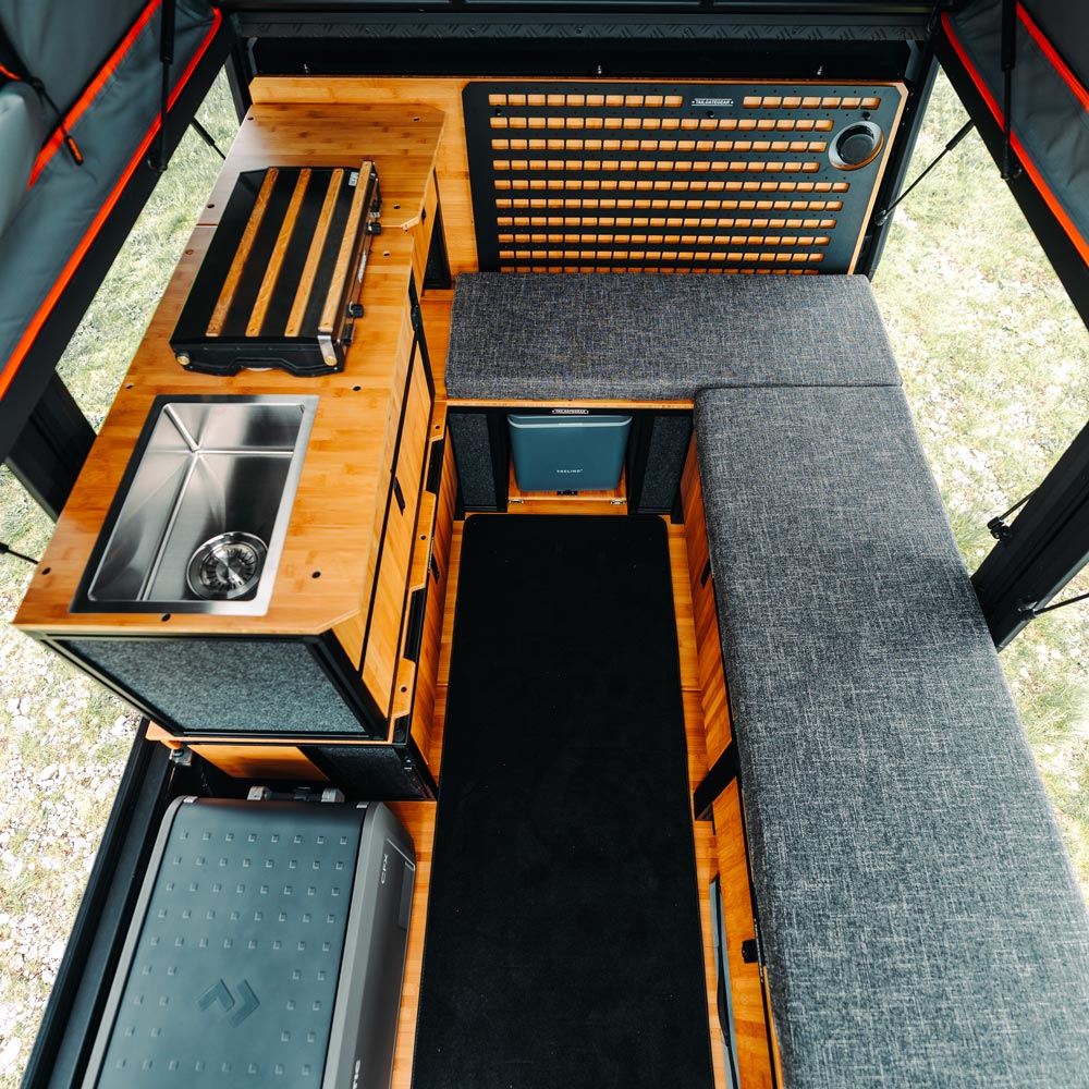 Tailgate Gear indretning til Alu-Cab ModCap & Canopy Camper