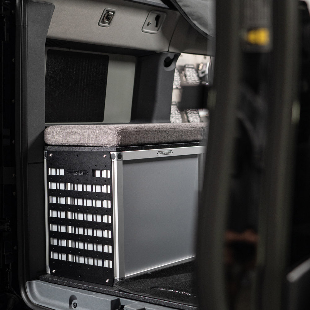 Tailgate Gear indretning til Ineos Grenadier med Alu-Cab Silenus